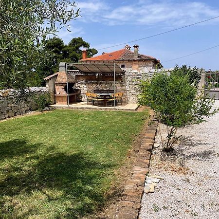 Holiday Home Stancija Becic Mugeba Екстер'єр фото