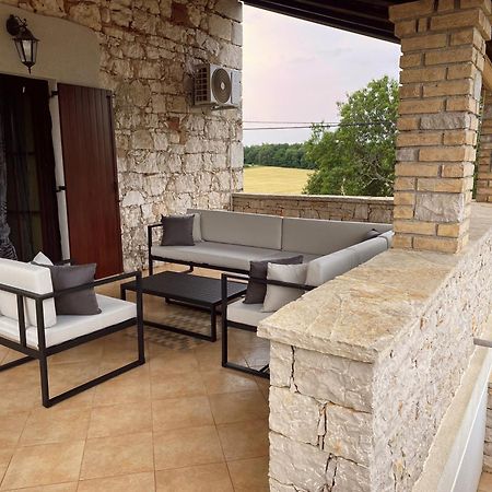 Holiday Home Stancija Becic Mugeba Екстер'єр фото