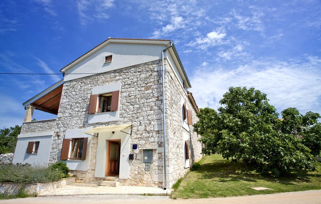 Holiday Home Stancija Becic Mugeba Екстер'єр фото