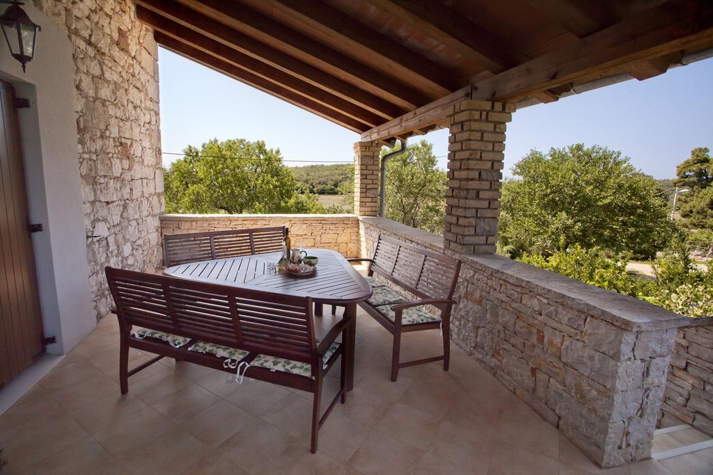 Holiday Home Stancija Becic Mugeba Екстер'єр фото