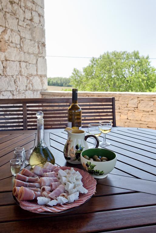 Holiday Home Stancija Becic Mugeba Екстер'єр фото